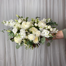 Load image into Gallery viewer, Loose & Airy Bouquet - The Blooming Idea