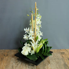 Load image into Gallery viewer, Flower Club 75 - The Blooming Idea